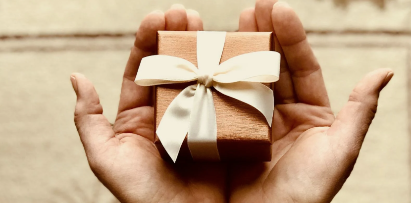 The Ultimate Gift Guide: Thoughtful, Playful Surprises They’ll Never Forget
